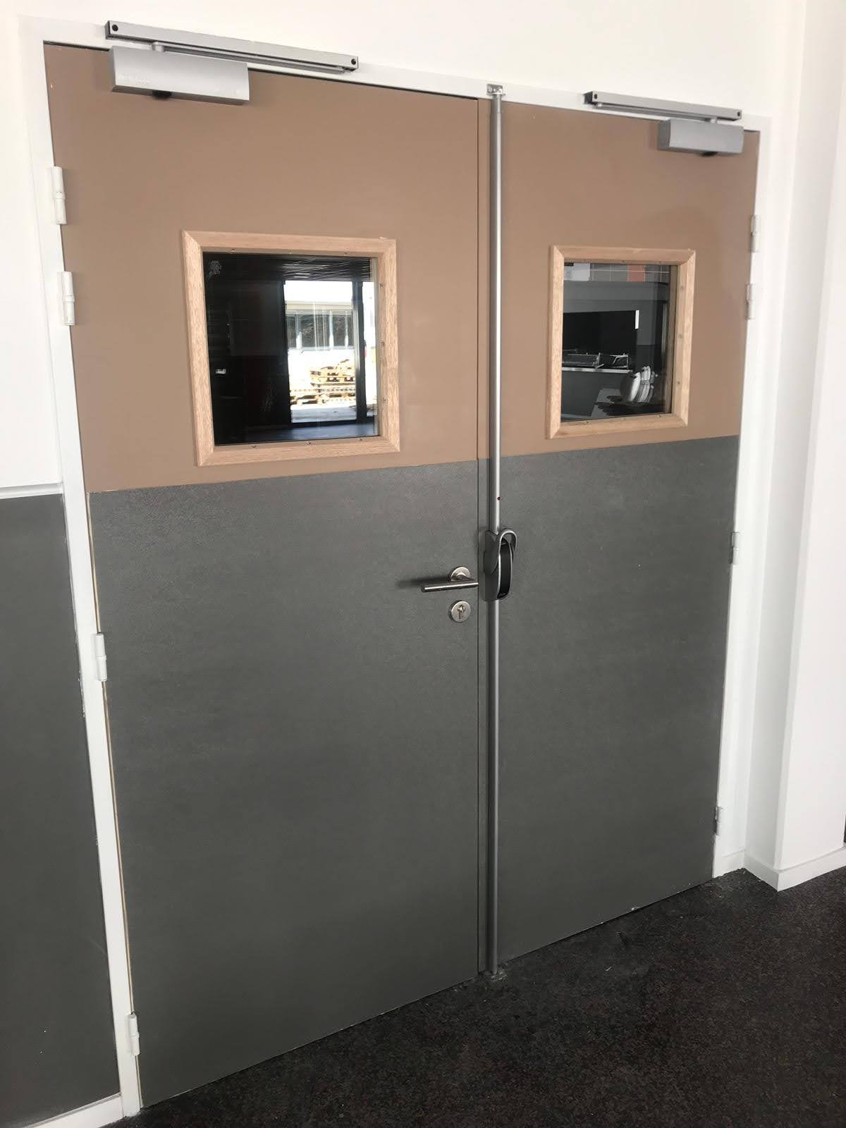 Bloc-porte technique double battant